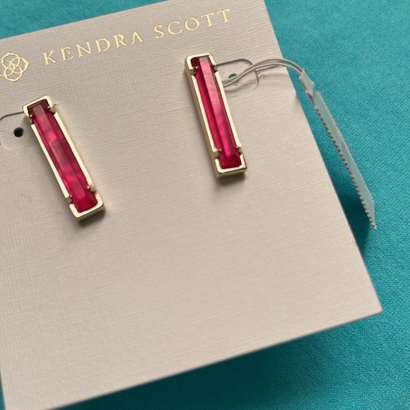 NWT Kendra Scott Levi Earrings In Gold💓 - Picture 6 of 6